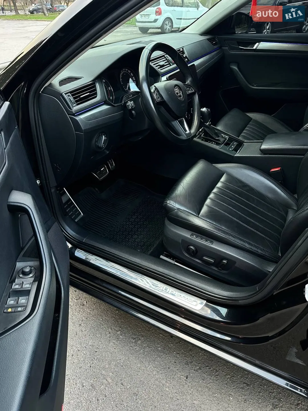 2018 Skoda Superb - мініатюра 2