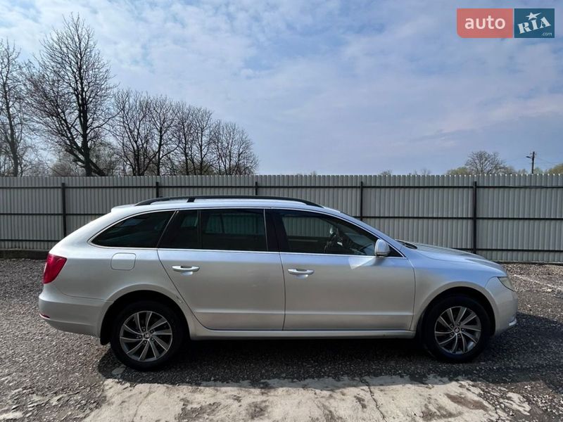 Універсал Skoda Superb 2012 в Бурштині