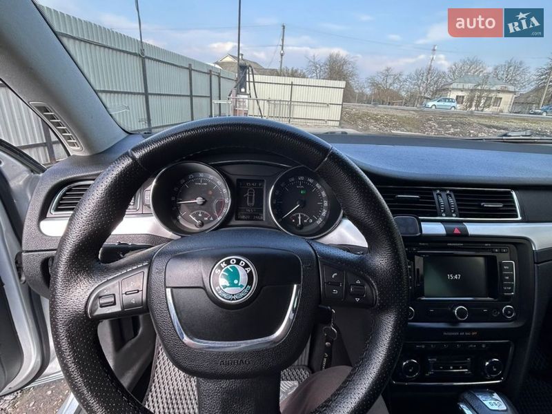 Універсал Skoda Superb 2012 в Бурштині