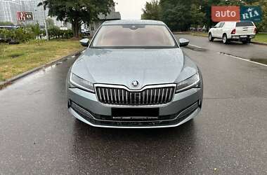 Лифтбек Skoda Superb 2023 в Киеве