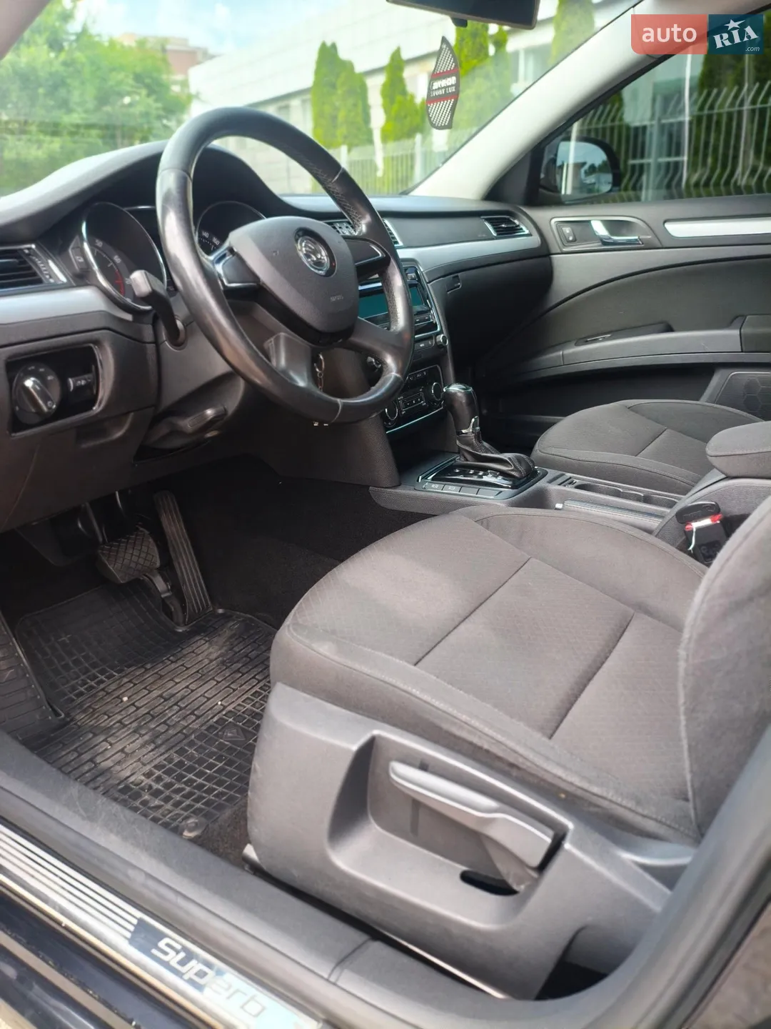 2013 Skoda Superb - мініатюра 27