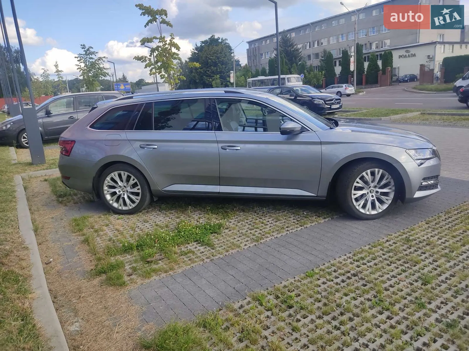 2019 Skoda Superb - мініатюра 3