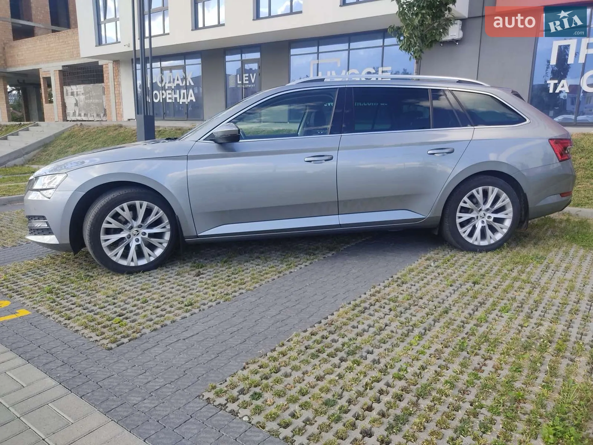 2019 Skoda Superb - мініатюра 4