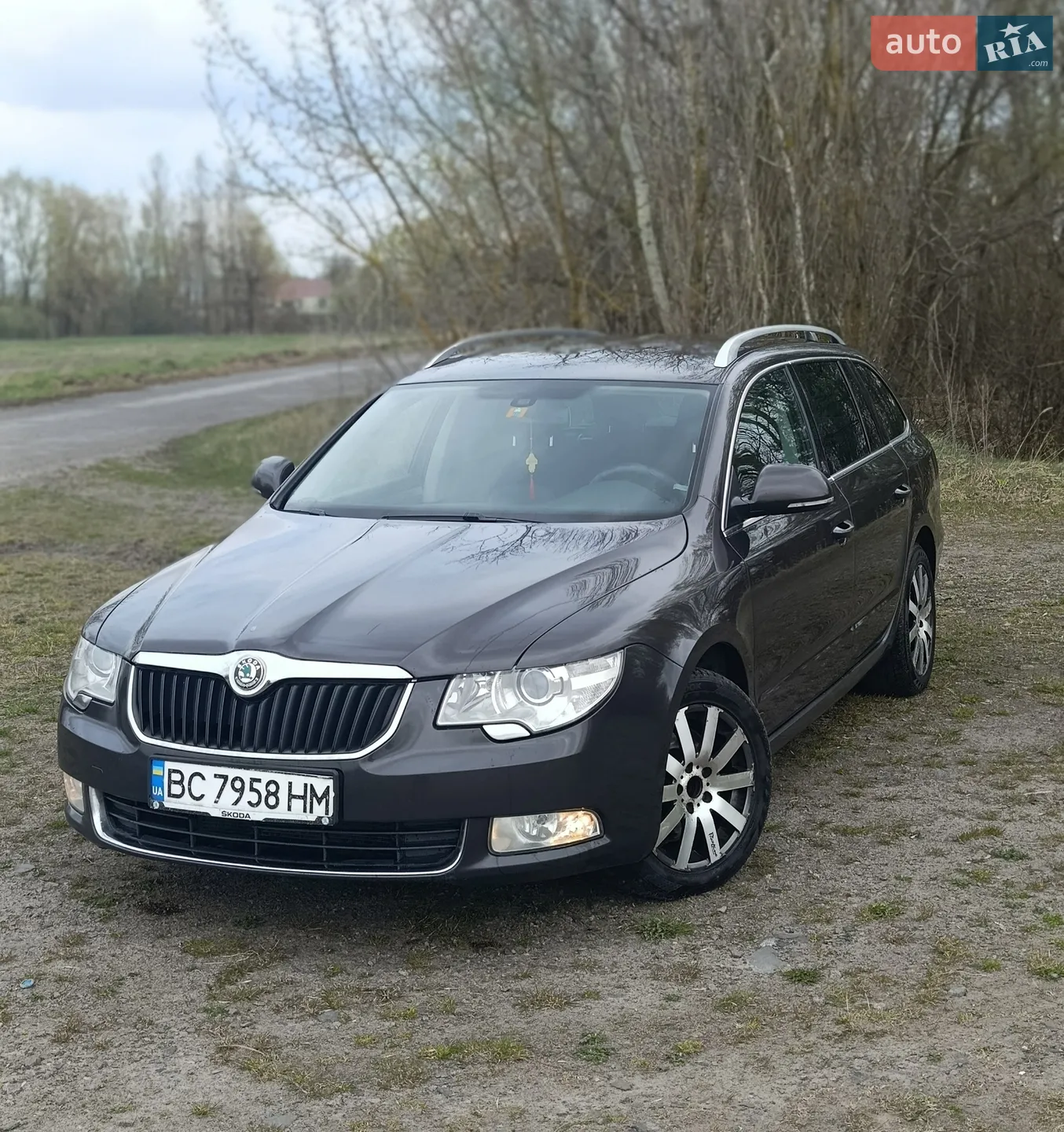 2011 Skoda Superb - мініатюра 2
