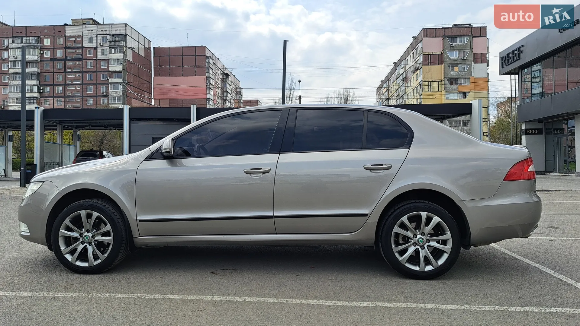2010 Skoda Superb - мініатюра 5
