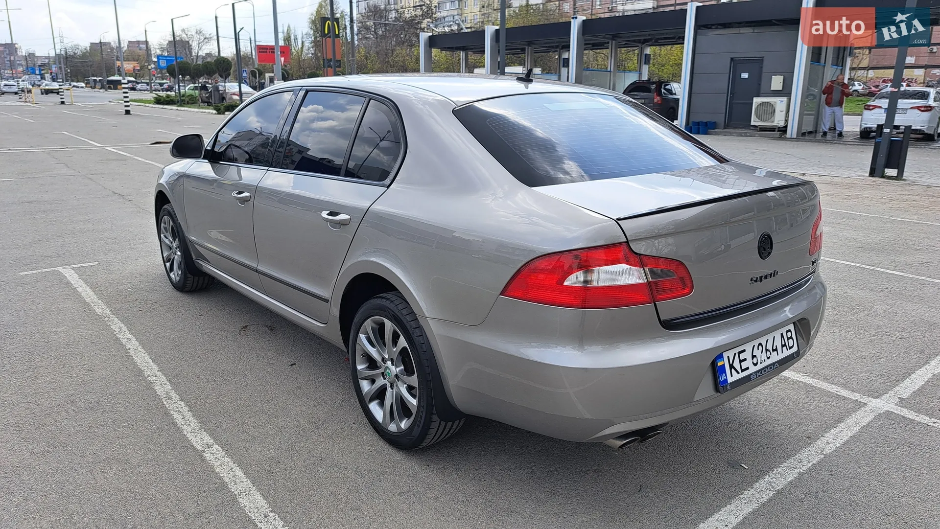 2010 Skoda Superb - мініатюра 8