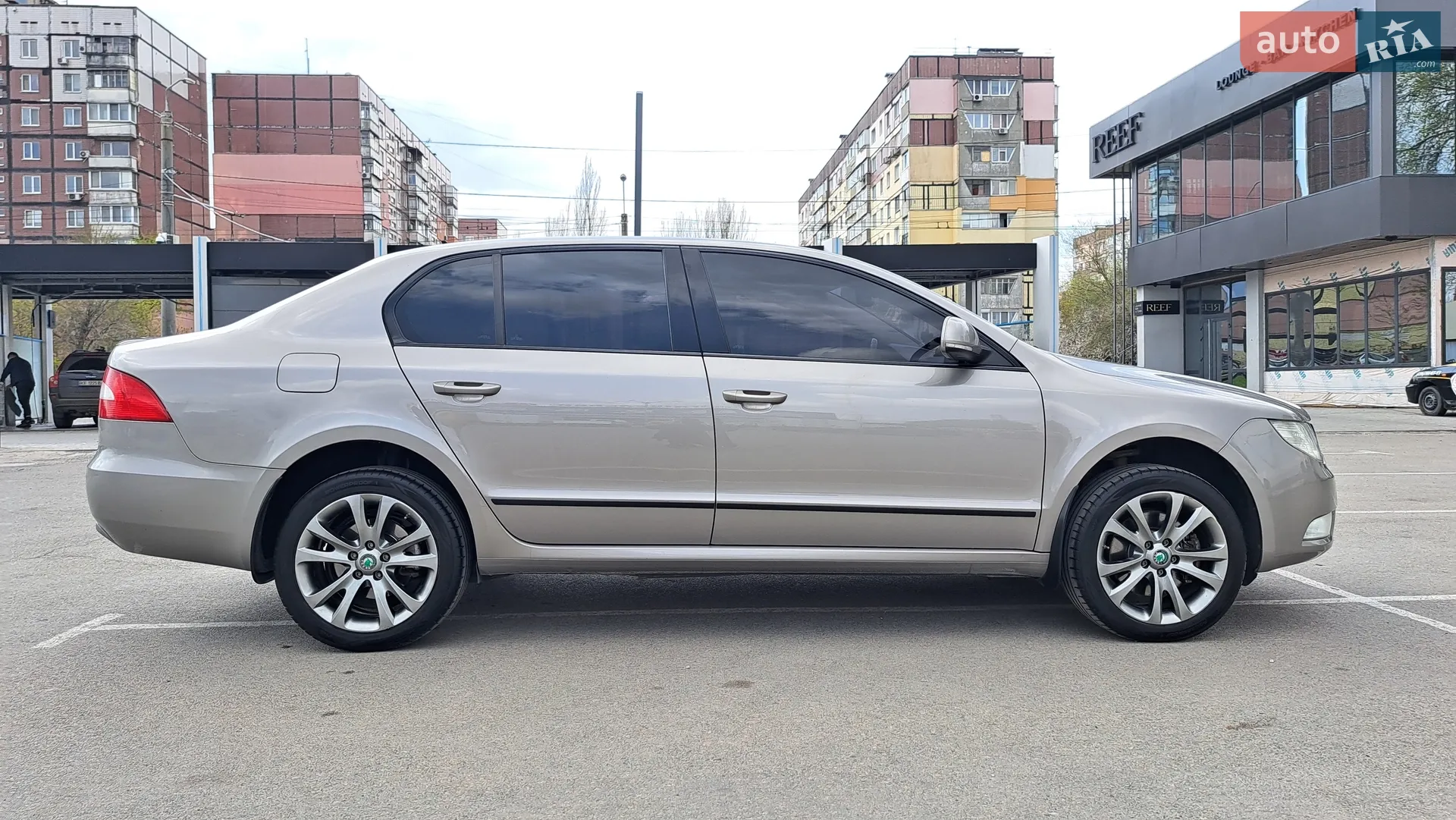 2010 Skoda Superb - мініатюра 13