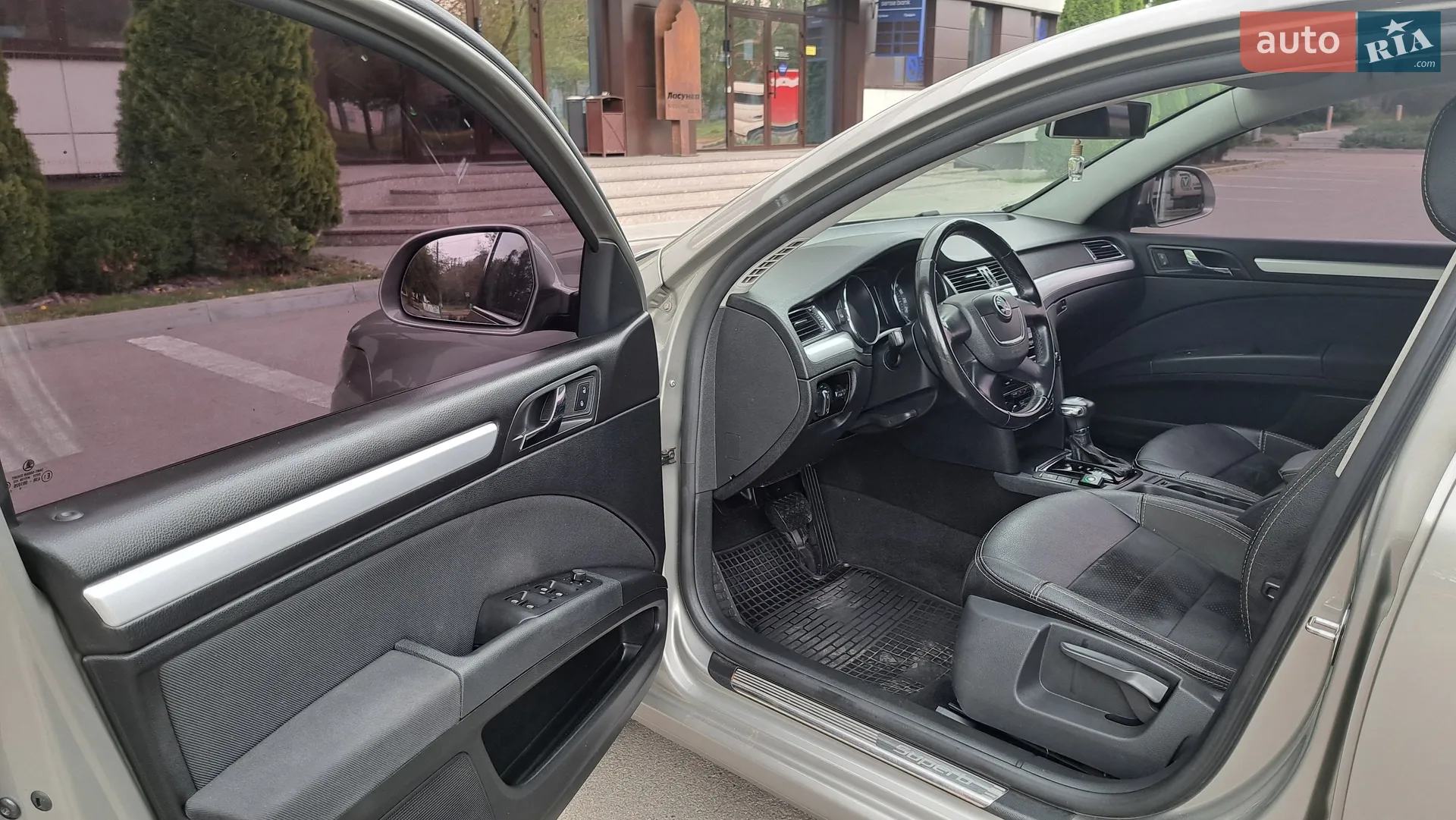 2010 Skoda Superb - мініатюра 19