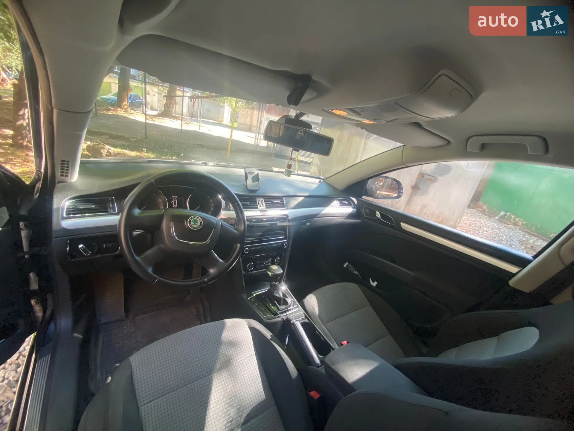 2011 Skoda Superb - мініатюра 8