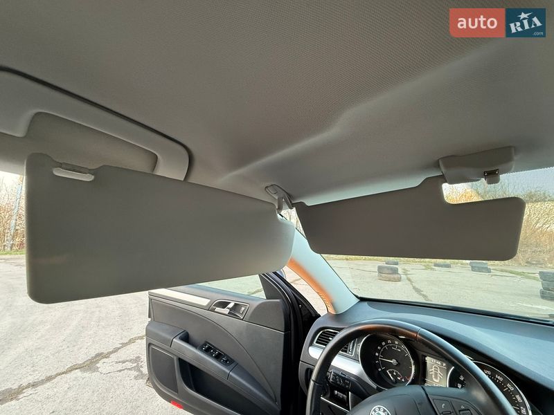 Універсал Skoda Superb 2012 в Львові фото 44 Універсал Skoda Superb 2012 в Львові