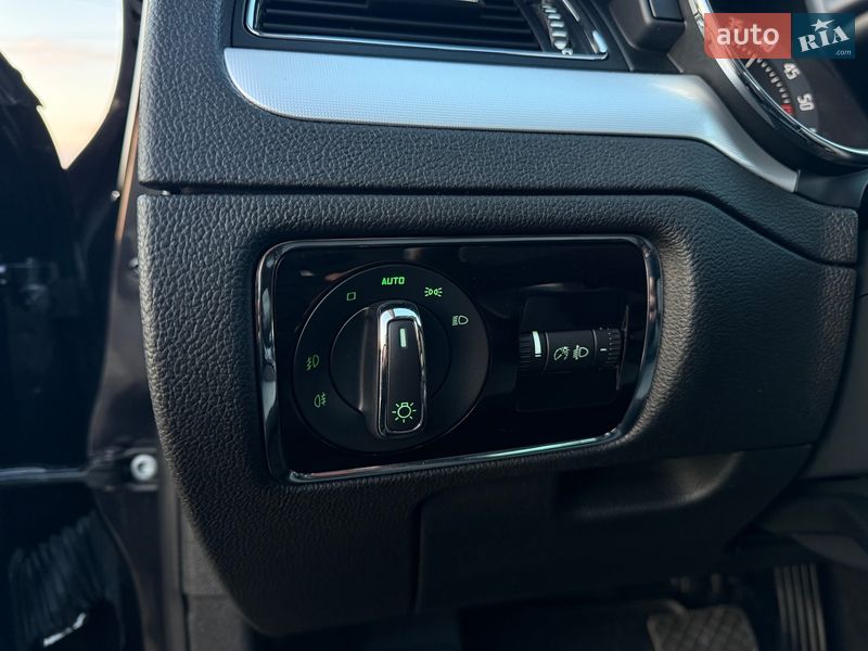 Універсал Skoda Superb 2012 в Львові фото 56 Універсал Skoda Superb 2012 в Львові