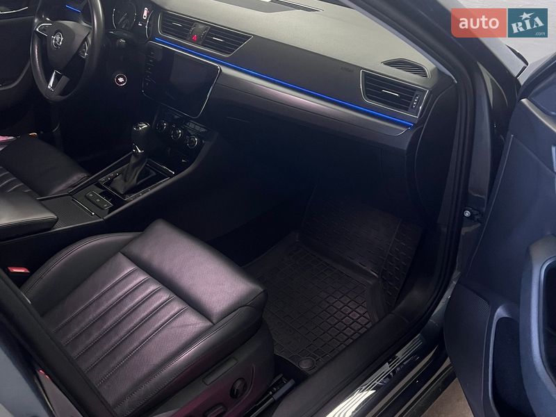 Універсал Skoda Superb 2018 в Кропивницькому
