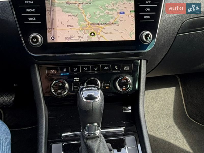 Ліфтбек Skoda Superb 2022 в Ужгороді