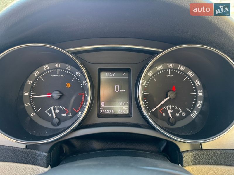 Універсал Skoda Superb 2014 в Києві фото 51 Універсал Skoda Superb 2014 в Києві