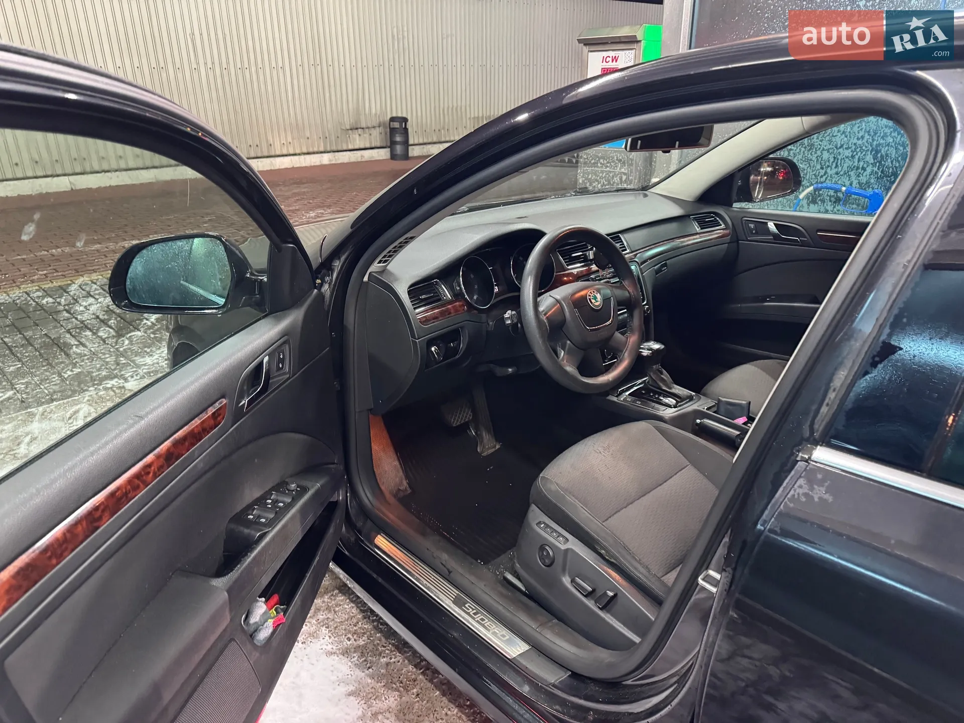 2010 Skoda Superb - мініатюра 6