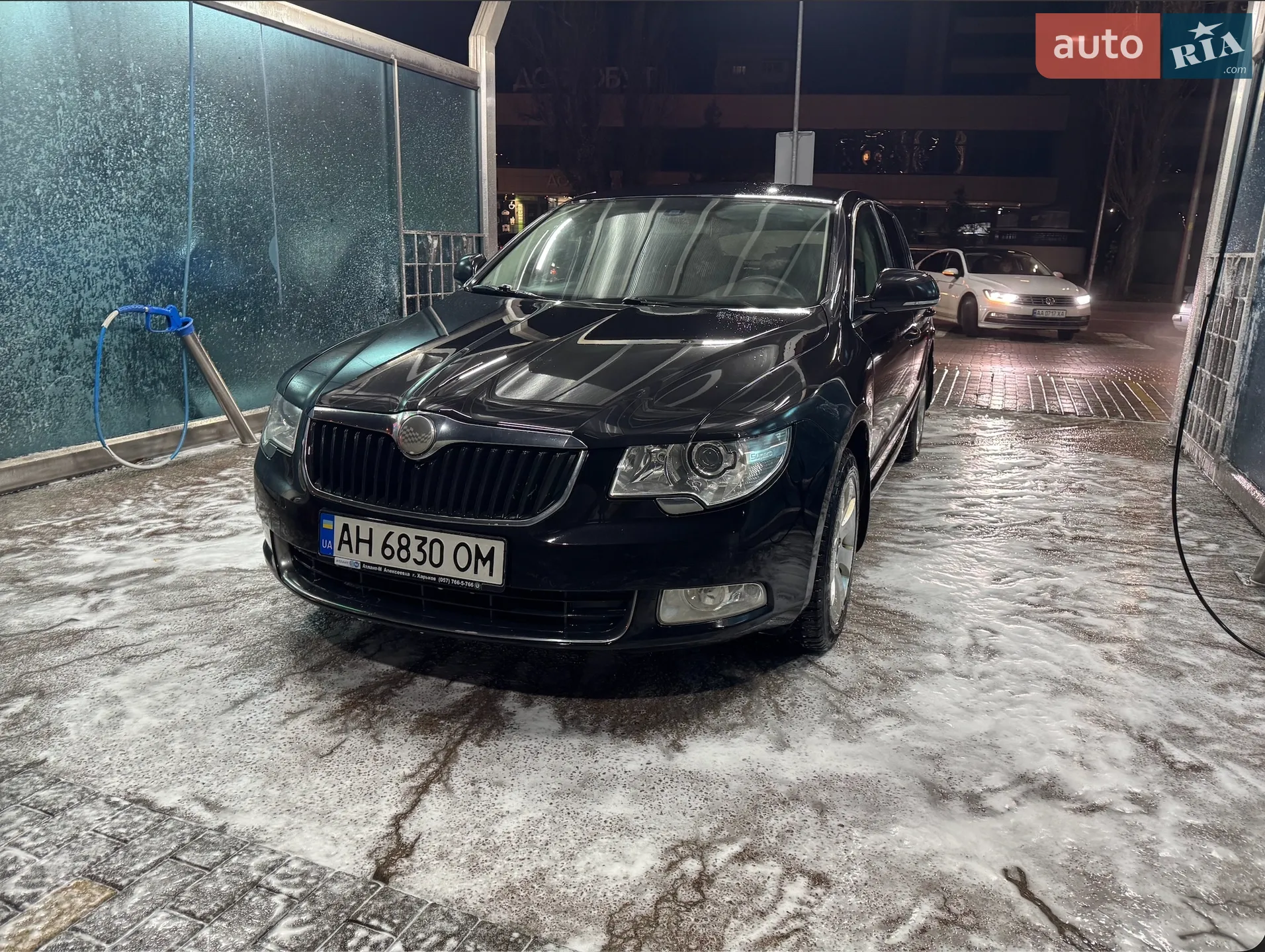 2010 Skoda Superb - мініатюра 2