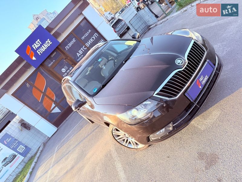 Универсал Skoda Superb 2013 в Киеве