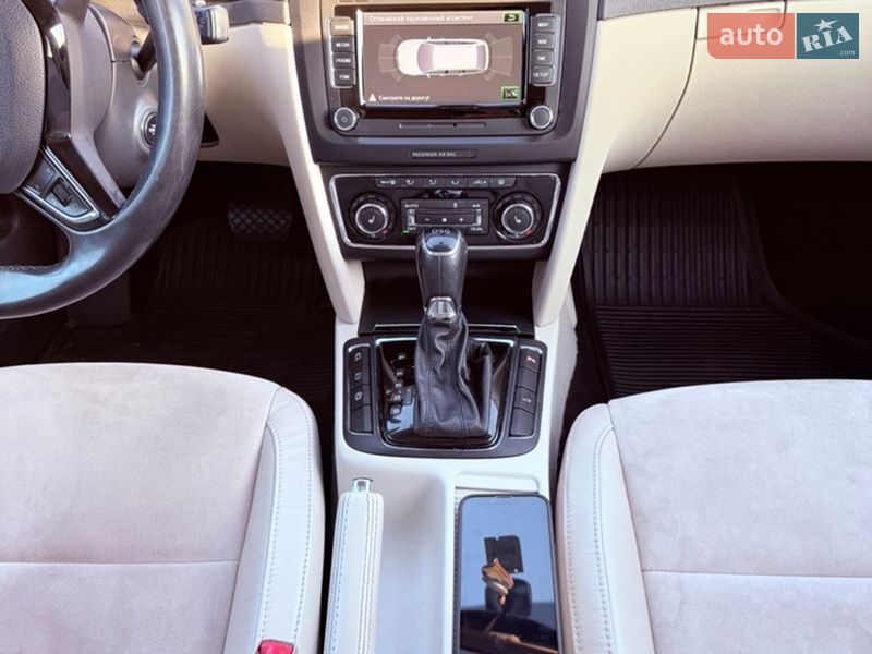 Универсал Skoda Superb 2013 в Киеве