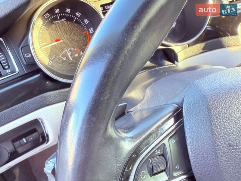 Универсал Skoda Superb 2013 в Киеве