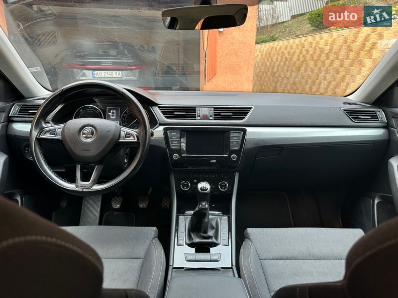 Лифтбек Skoda Superb 2017 в Мукачево