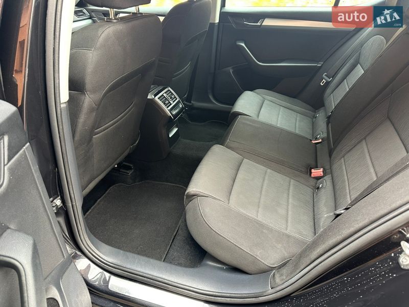 Лифтбек Skoda Superb 2017 в Мукачево