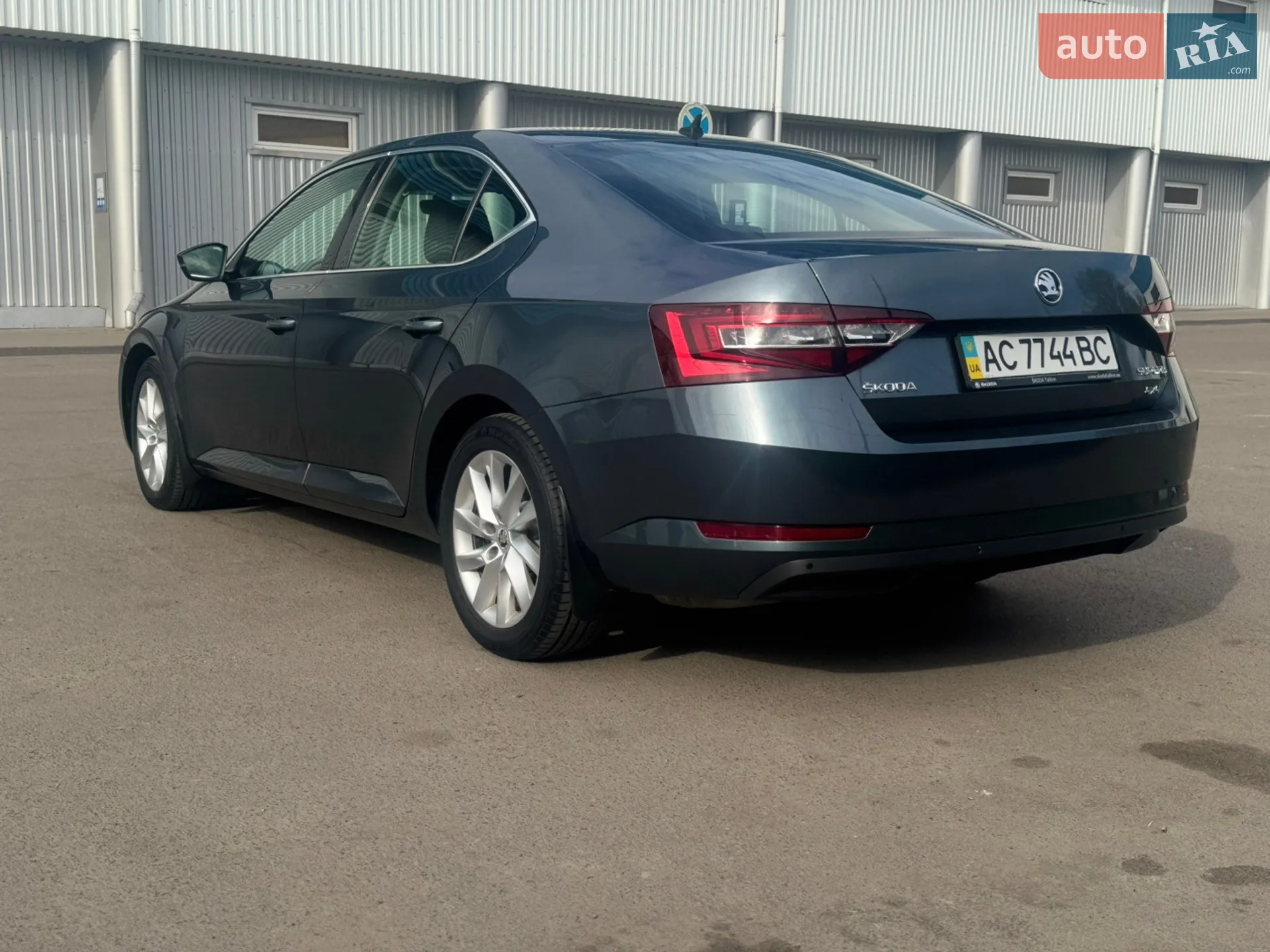 2017 Skoda Superb - мініатюра 11