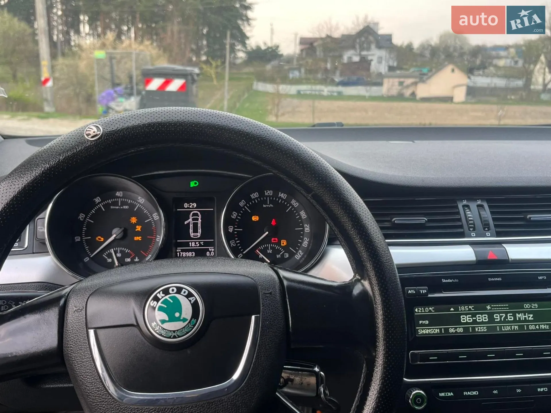 2010 Skoda Superb - мініатюра 8
