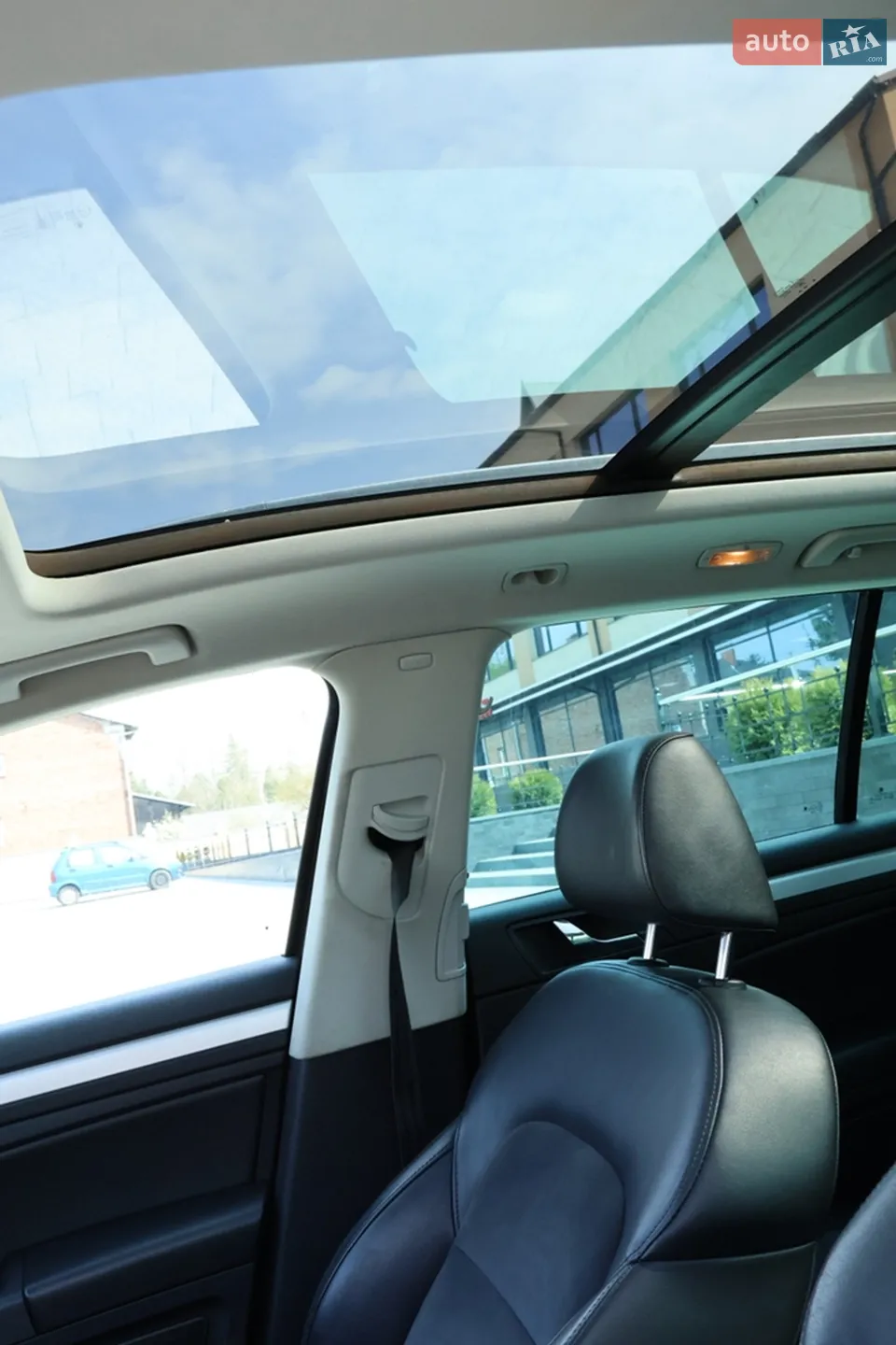 2010 Skoda Superb - мініатюра 15
