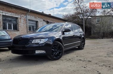 Універсал Skoda Superb 2013 в Луцьку