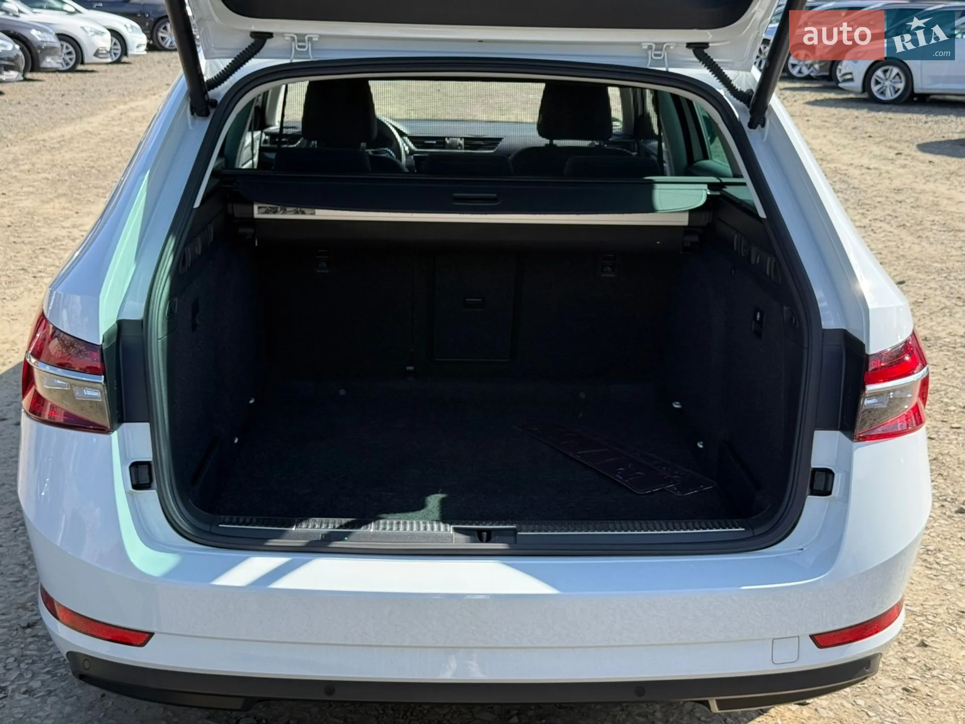 2022 Skoda Superb - мініатюра 35