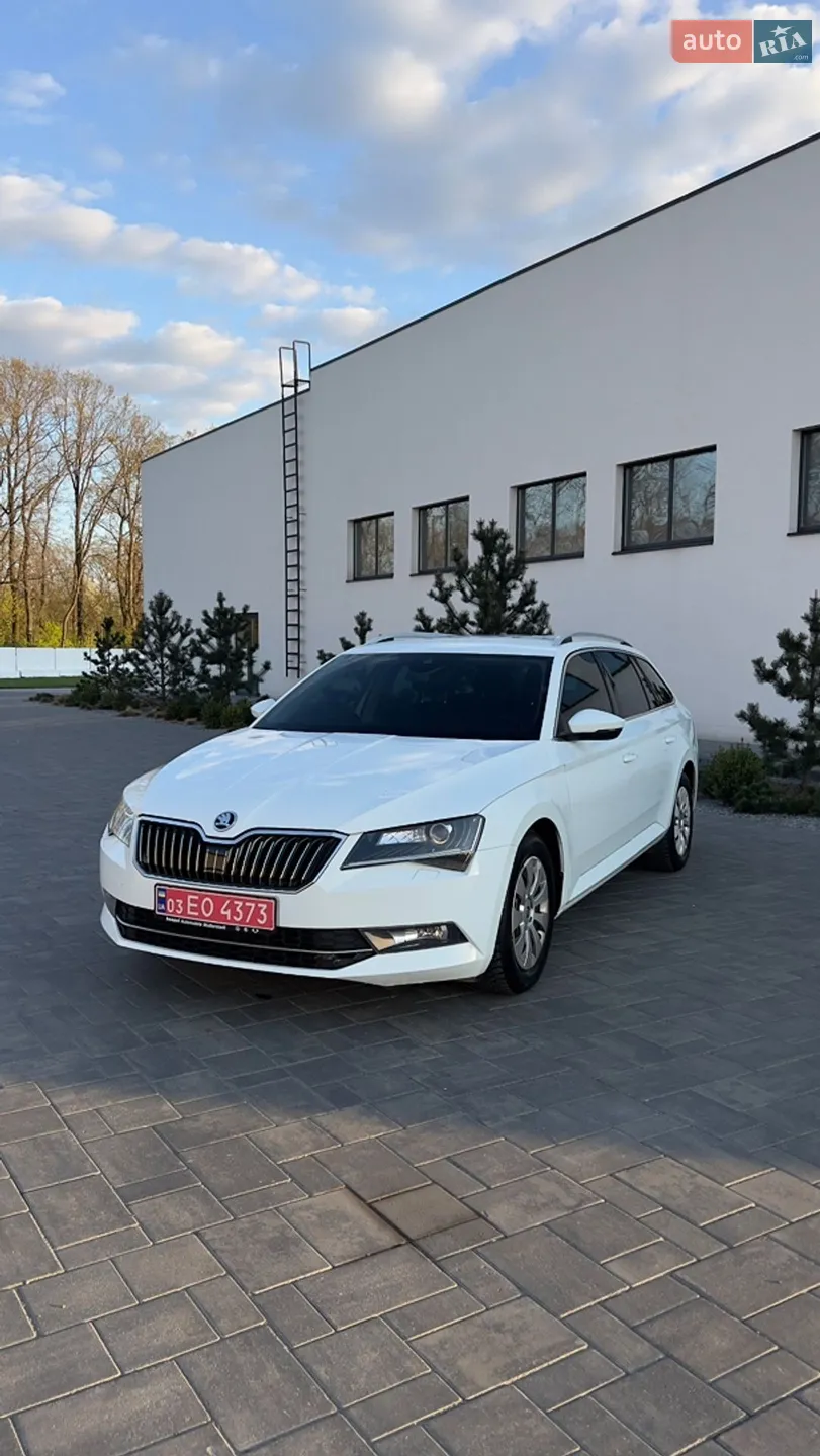 2017 Skoda Superb - мініатюра 2