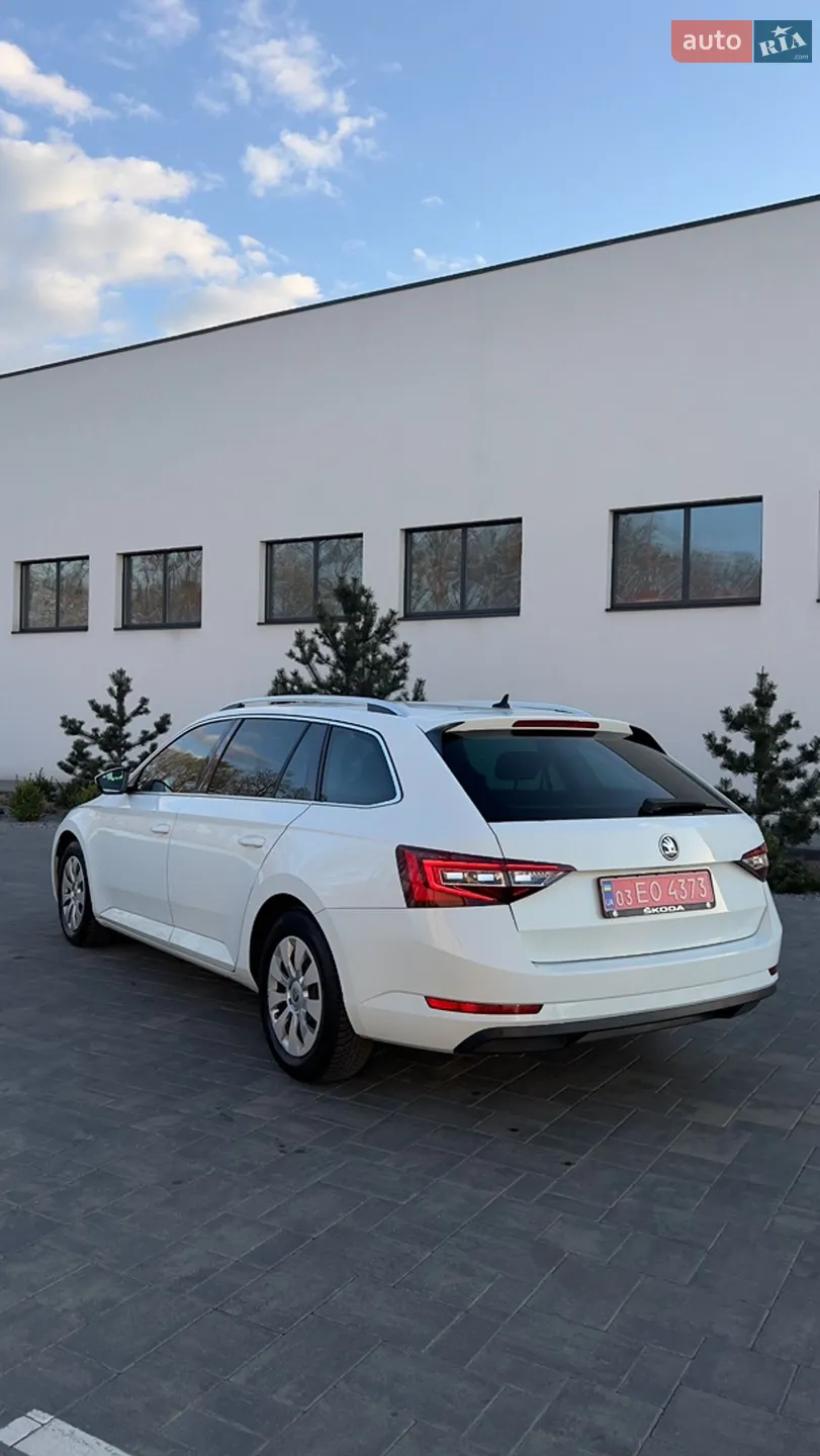 2017 Skoda Superb - мініатюра 9
