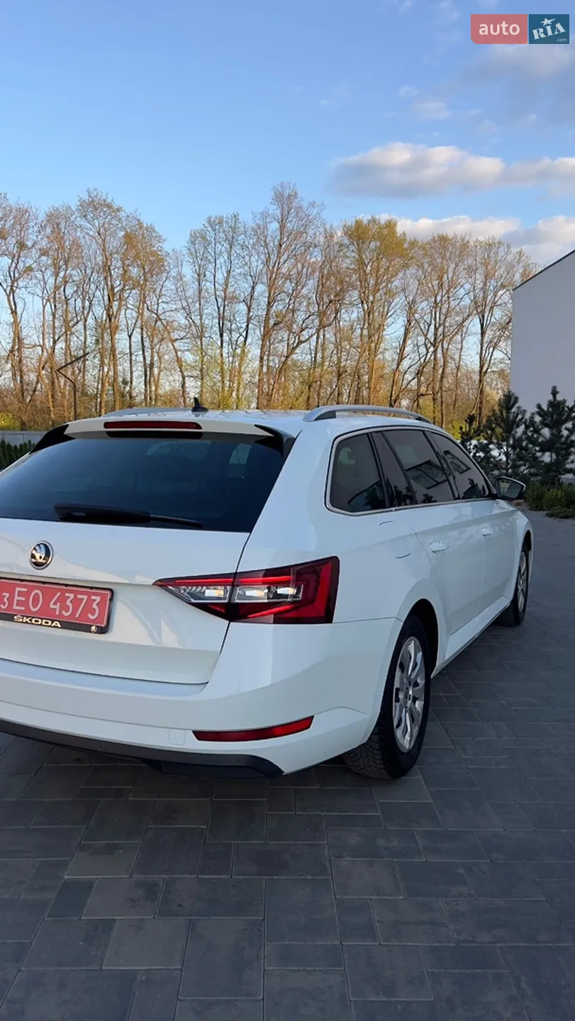 2017 Skoda Superb - мініатюра 11