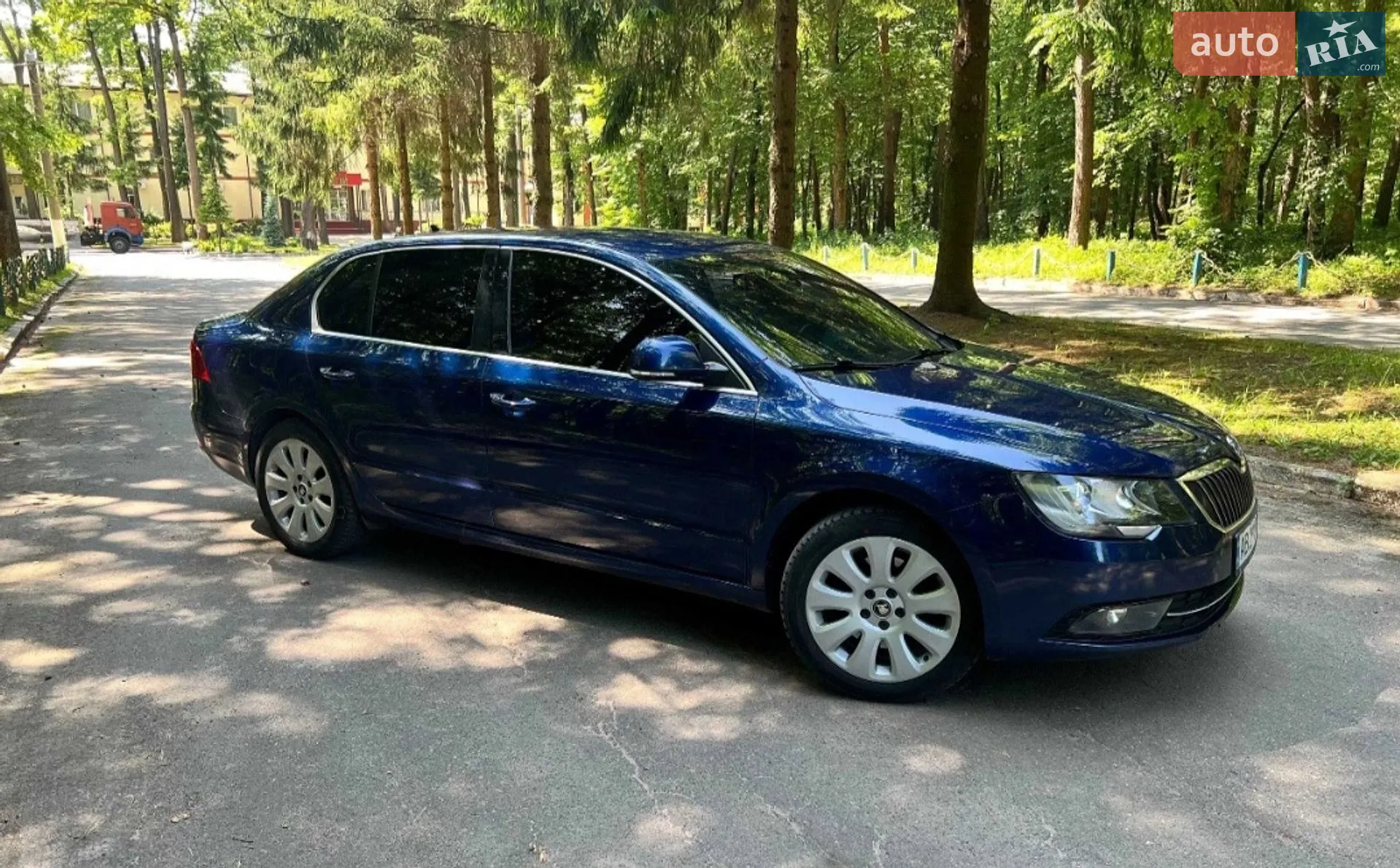 2013 Skoda Superb - мініатюра 2