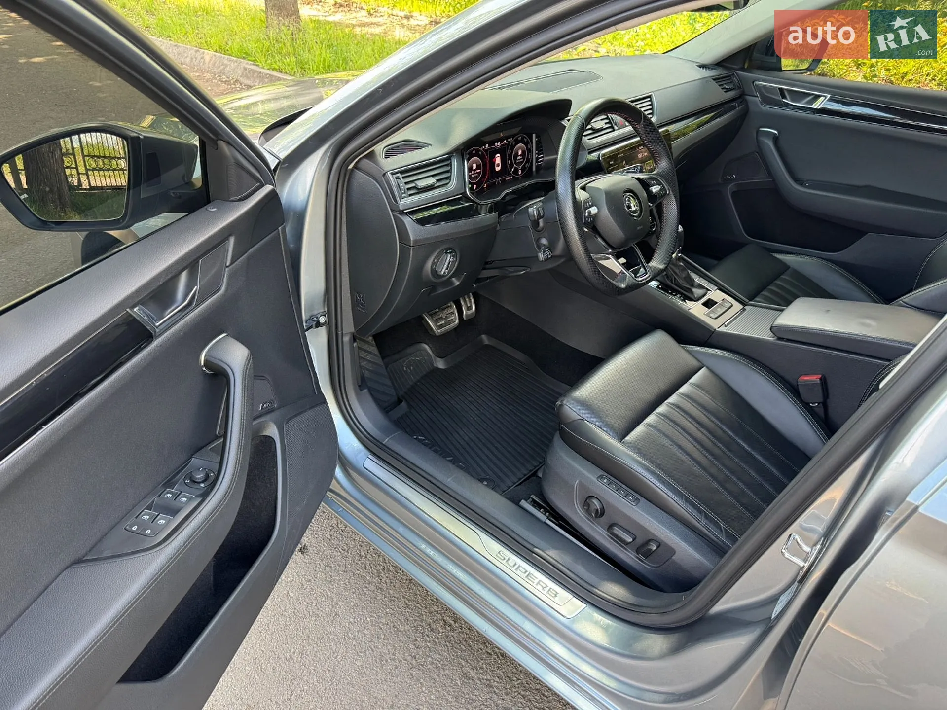 2019 Skoda Superb - мініатюра 2