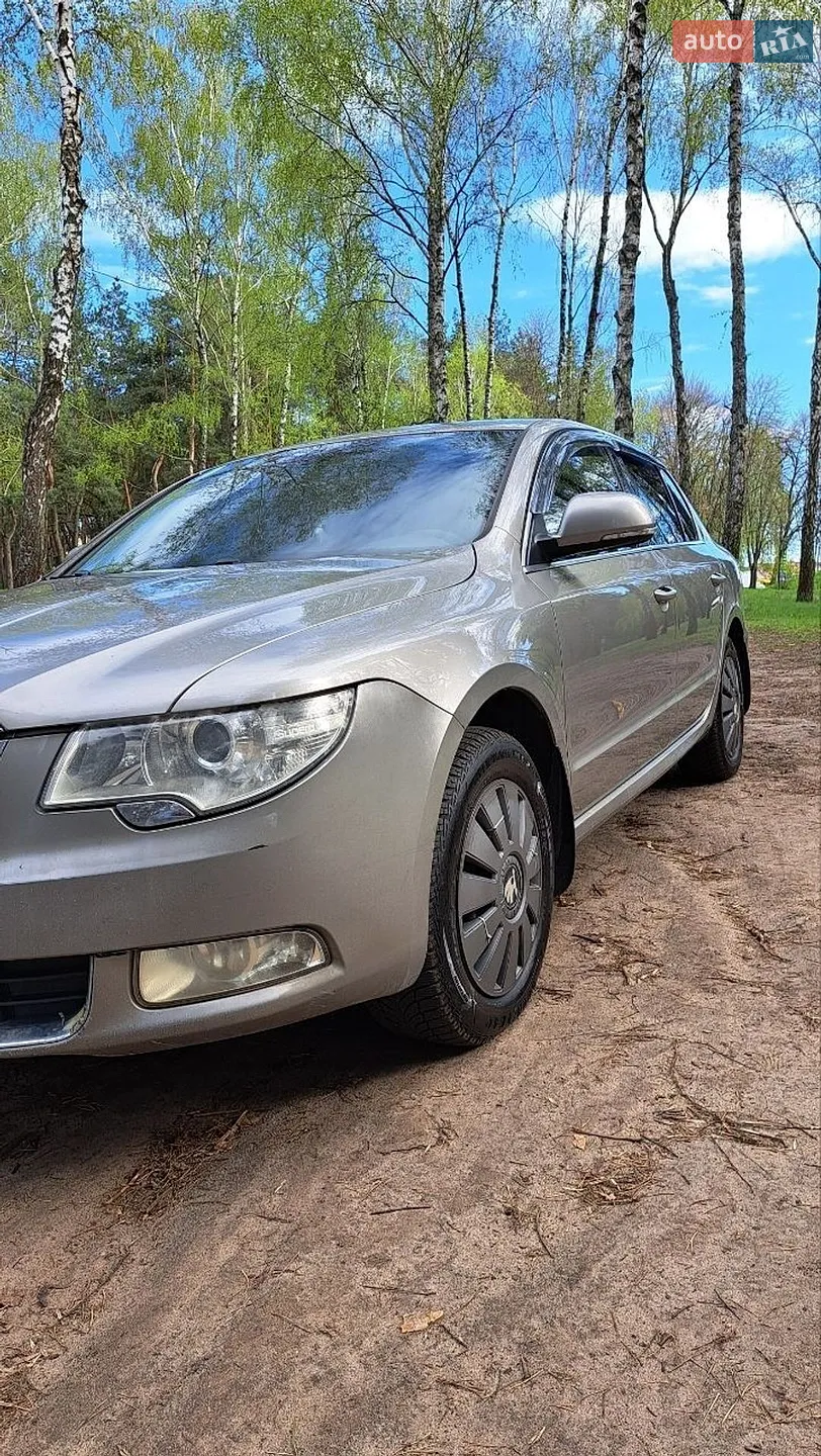 2010 Skoda Superb - мініатюра 3