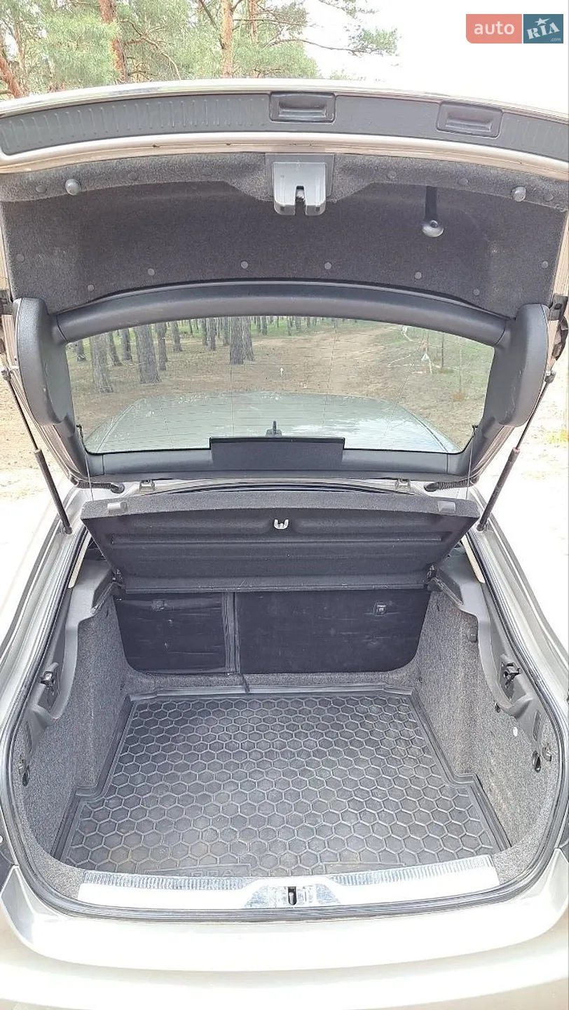 2010 Skoda Superb - мініатюра 14