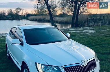 Ліфтбек Skoda Superb 2013 в Краснограді