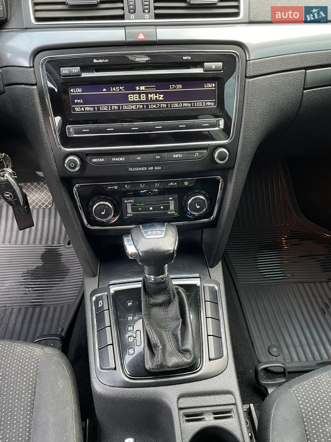 2010 Skoda Superb - мініатюра 40