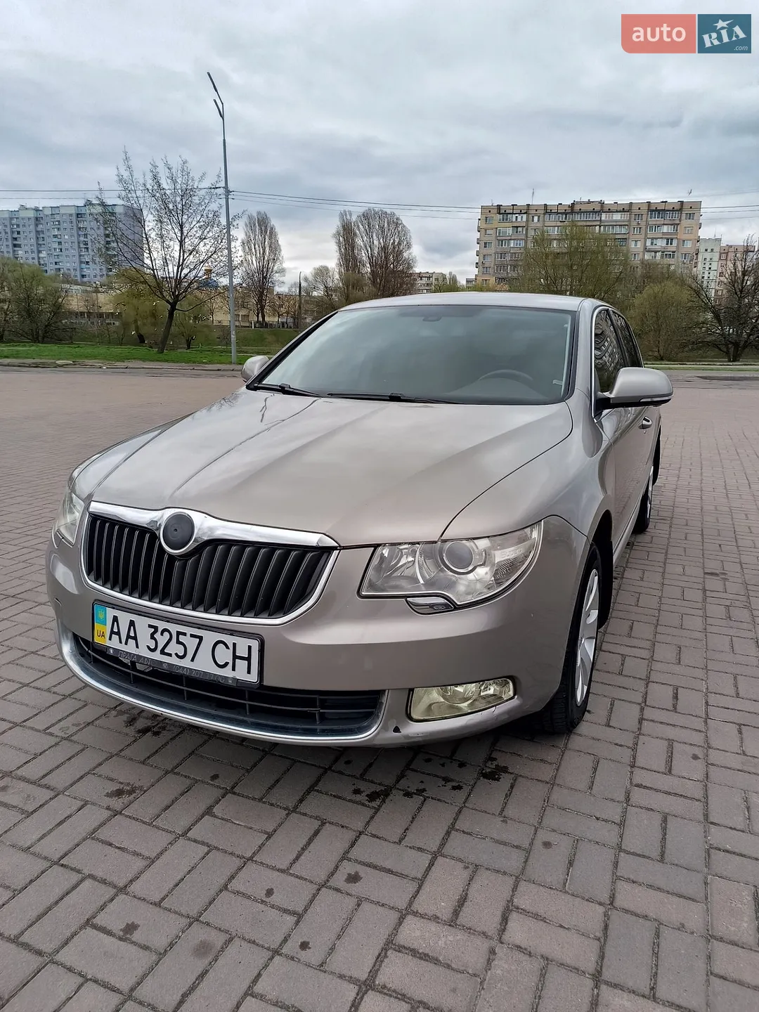 2010 Skoda Superb - мініатюра 2