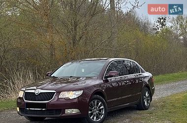 Ліфтбек Skoda Superb 2010 в Ромнах