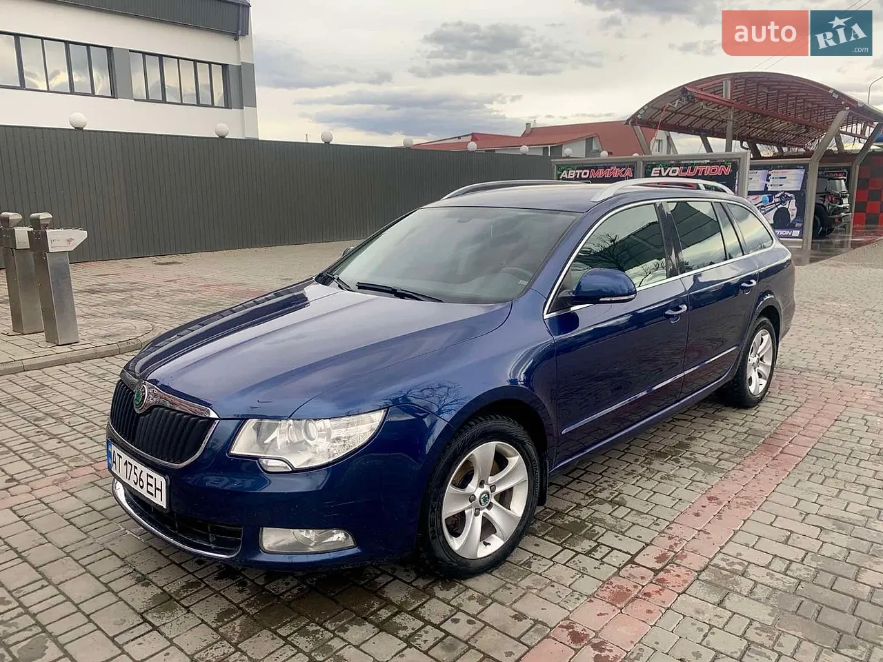 2010 Skoda Superb - мініатюра 16