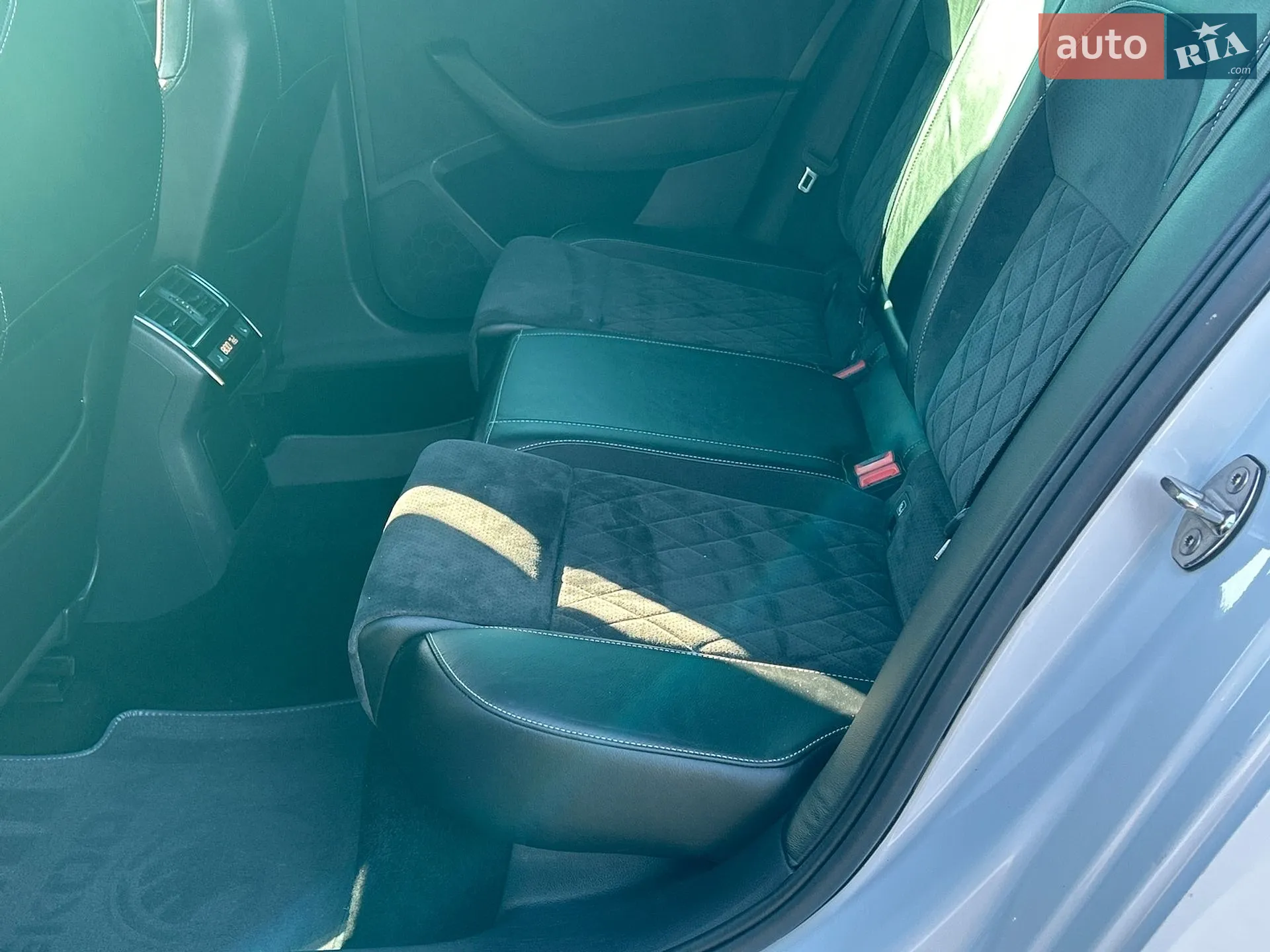 2018 Skoda Superb - мініатюра 43