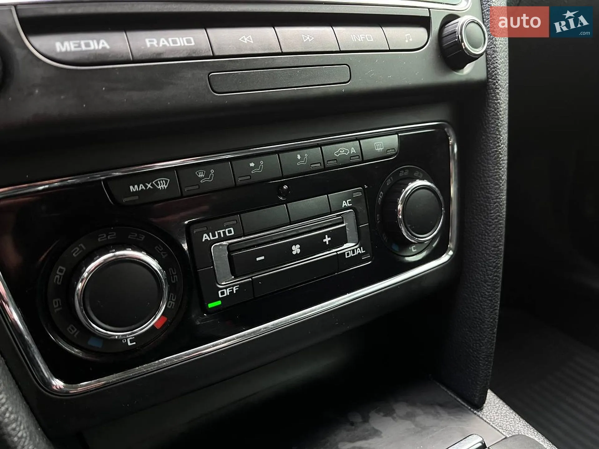 2013 Skoda Superb - мініатюра 25