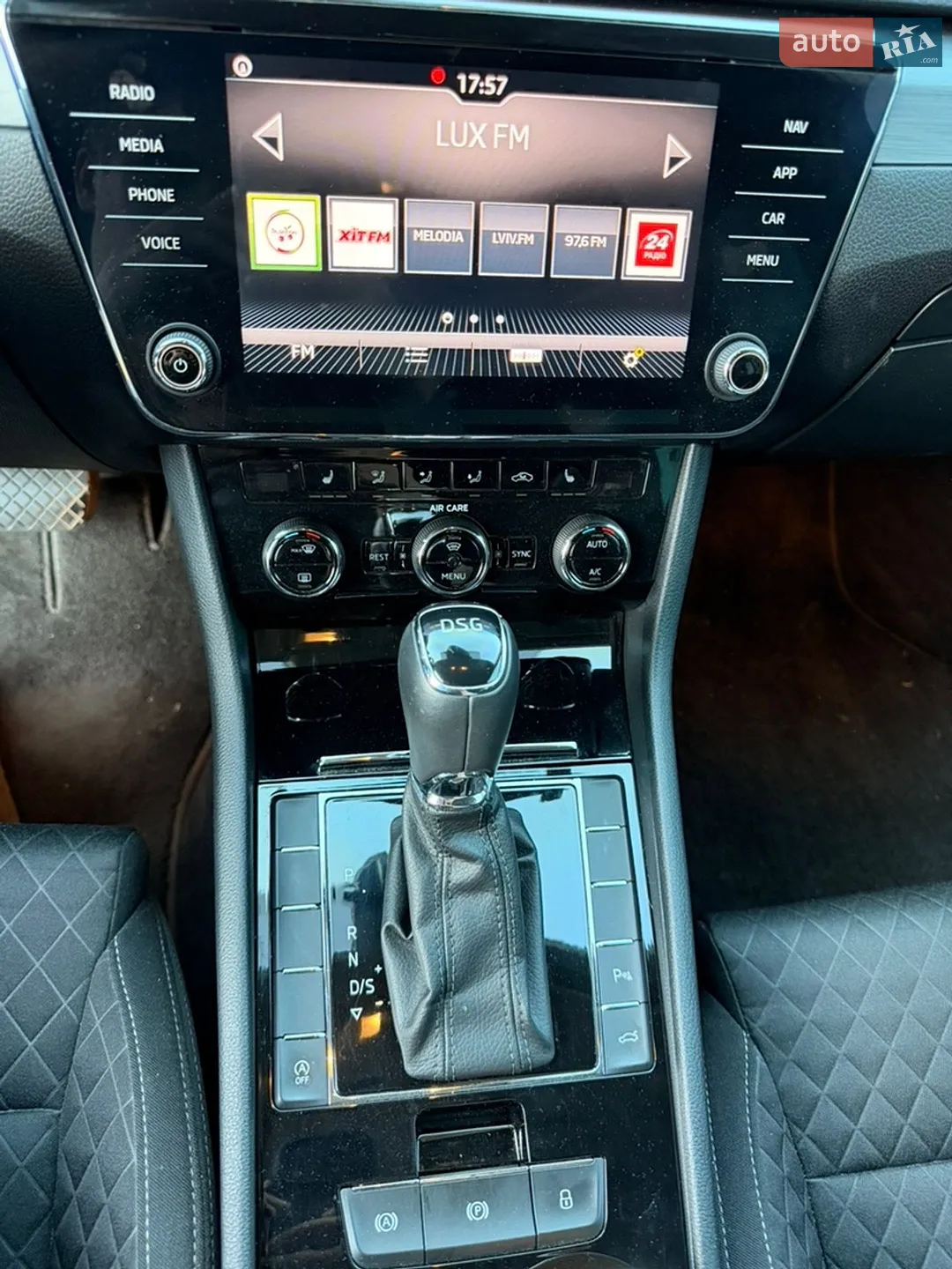 2017 Skoda Superb - мініатюра 14