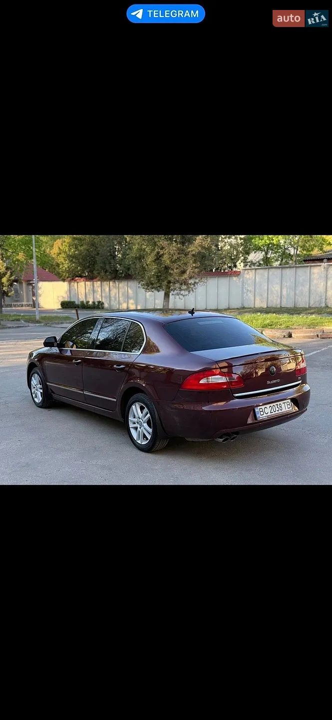 2010 Skoda Superb - мініатюра 6