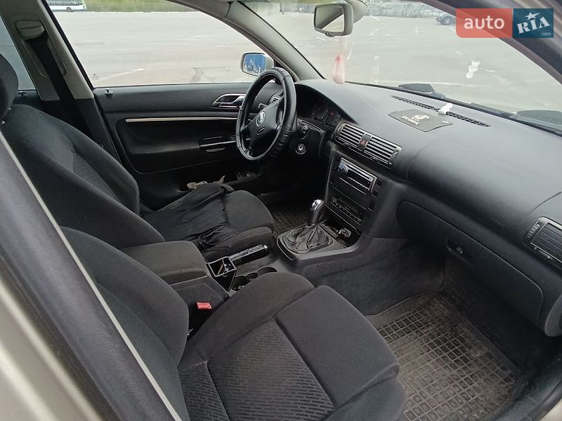 Лифтбек Skoda Superb 2005 в Заставной