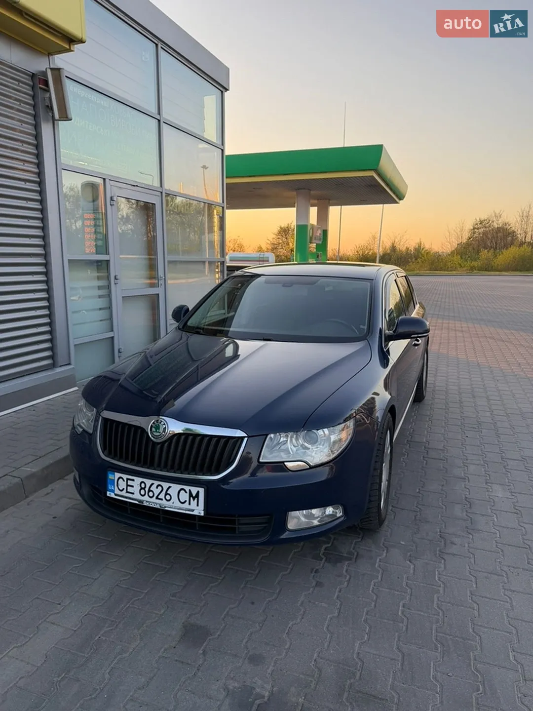 2010 Skoda Superb - мініатюра 2