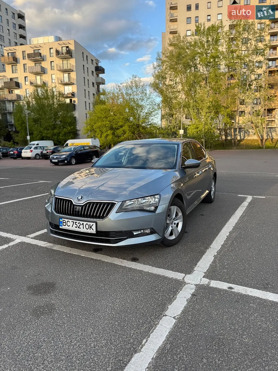 2016 Skoda Superb - мініатюра 2