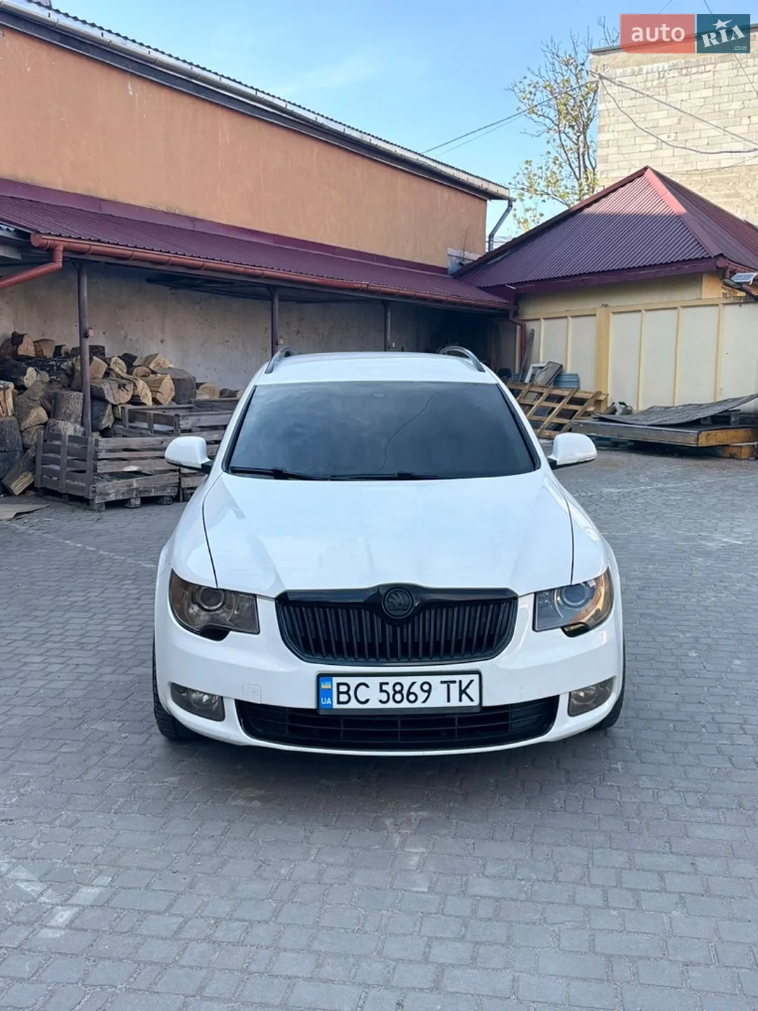 2011 Skoda Superb - мініатюра 2